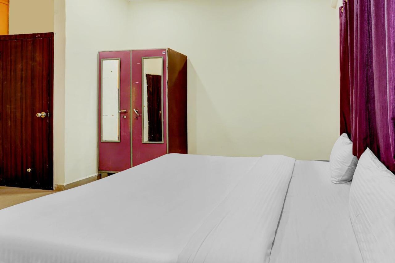 Amba Executive An Apartment Hotel Mundhva Екстериор снимка