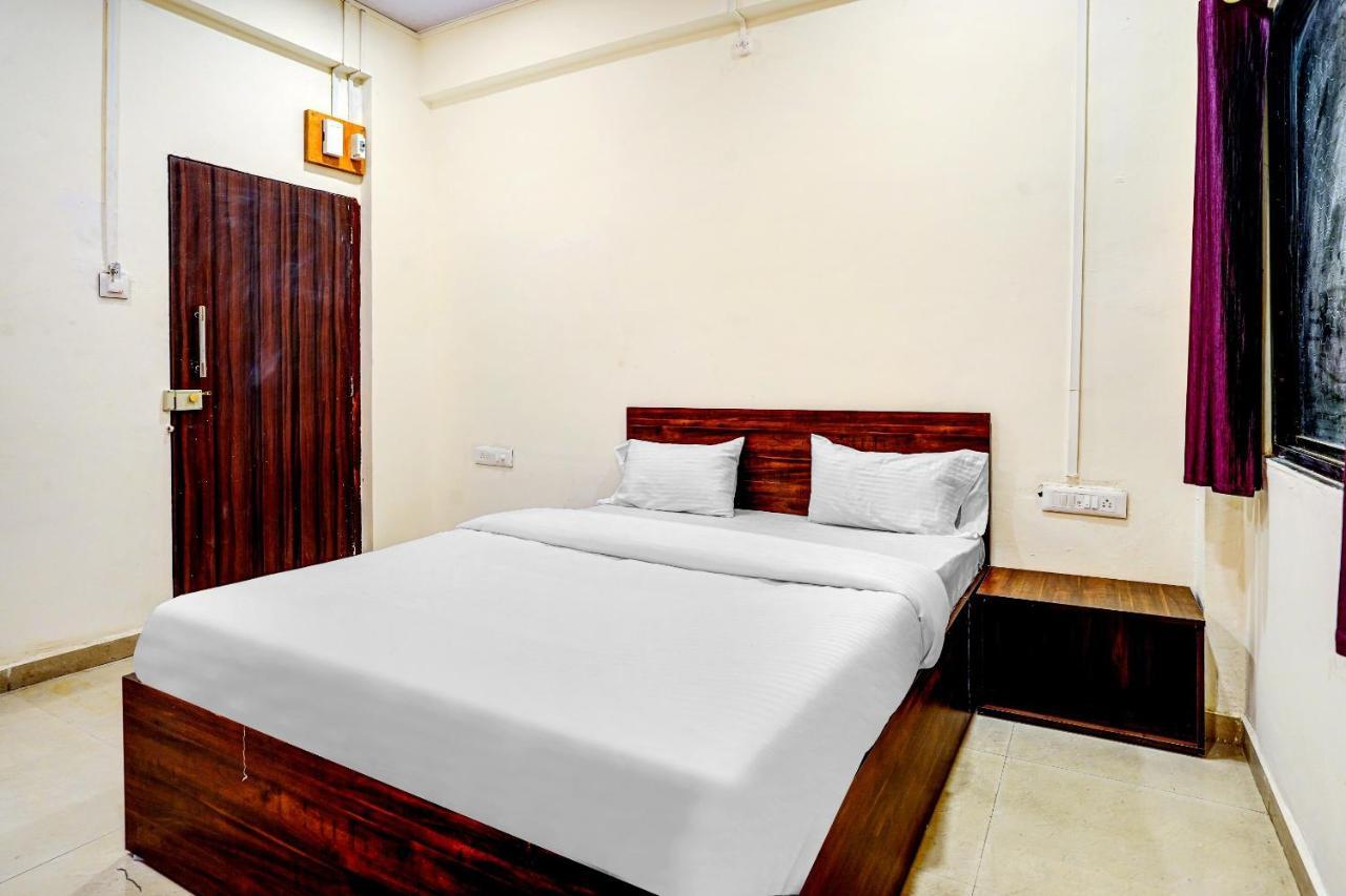 Amba Executive An Apartment Hotel Mundhva Екстериор снимка