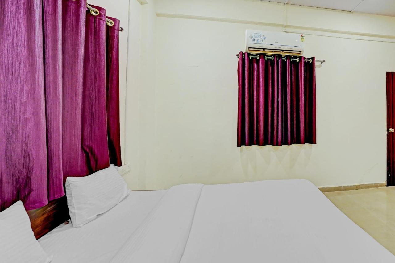 Amba Executive An Apartment Hotel Mundhva Екстериор снимка