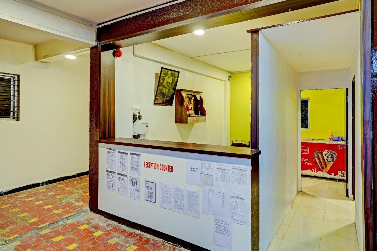 Amba Executive An Apartment Hotel Mundhva Екстериор снимка